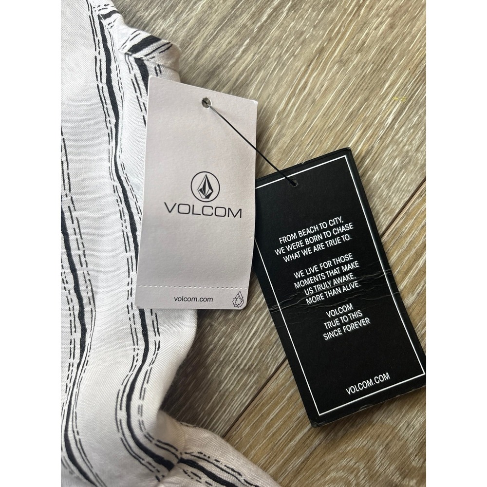 Volcom Tank - Picture 3 of 5